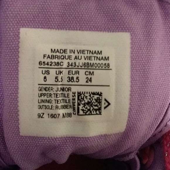 Converse Chuck Taylor High Tops - Picture 6 of 6